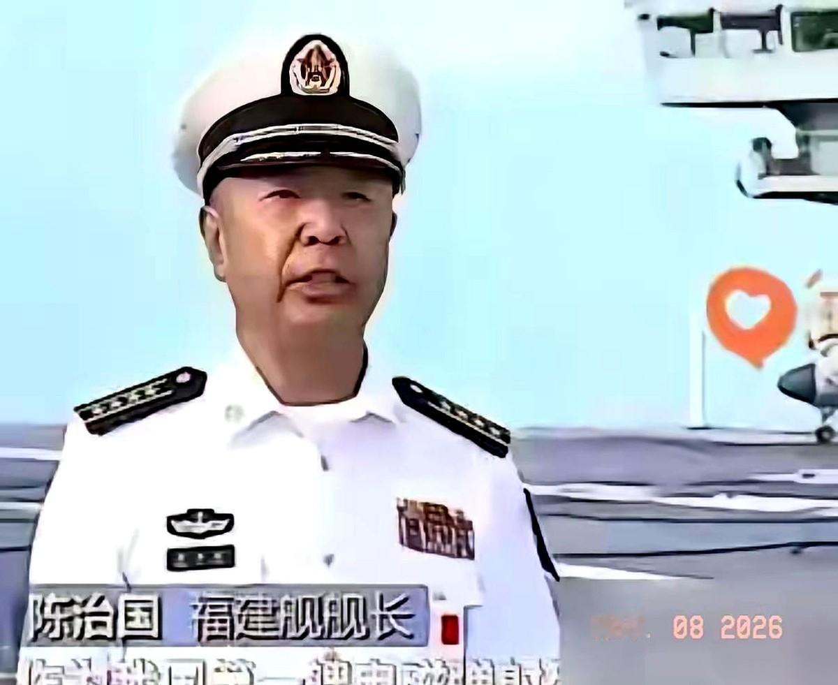 福建舰舰长的办公室，灯怕是就没熄过。他接手的不是一艘船，是一个全新的物种。全球
