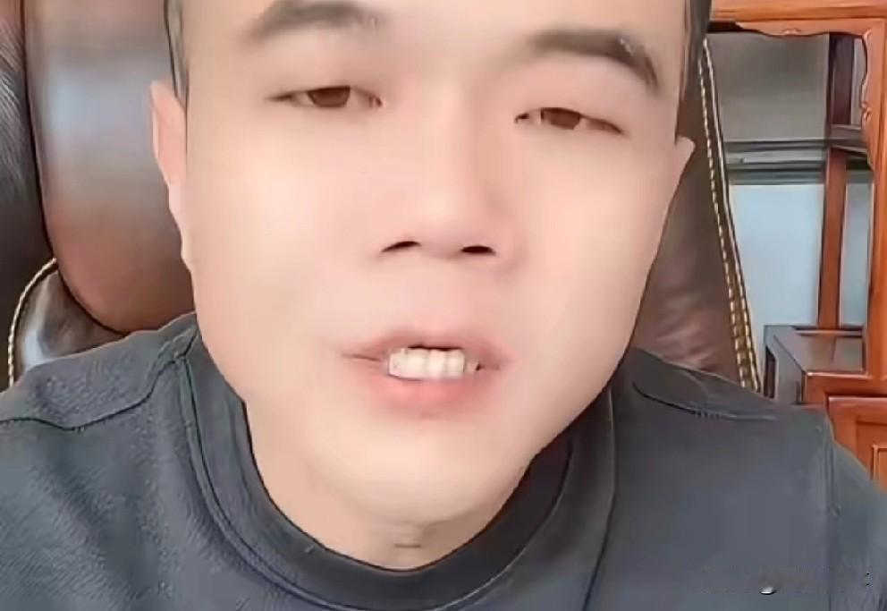 小胖分析巴扎黑和天佑摩擦，其实巴扎黑比王某人有价值！他们