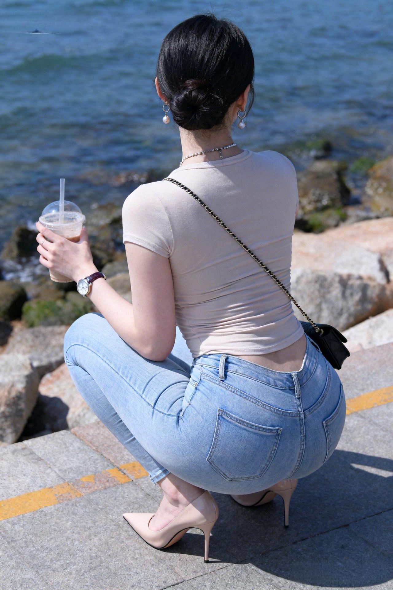 第二杯半价的优惠还在，只是陪我喝奶茶的人，已经不在了。