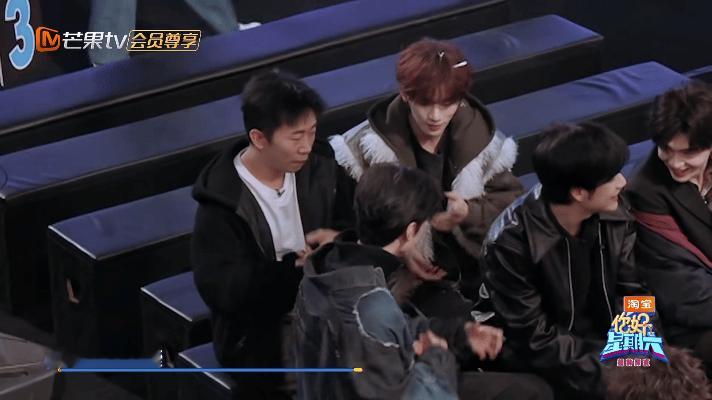 杨迪：我何德何能？陈哲远：不，你能！你就是“依赖摇”的原创者！陈哲远以为依赖摇是