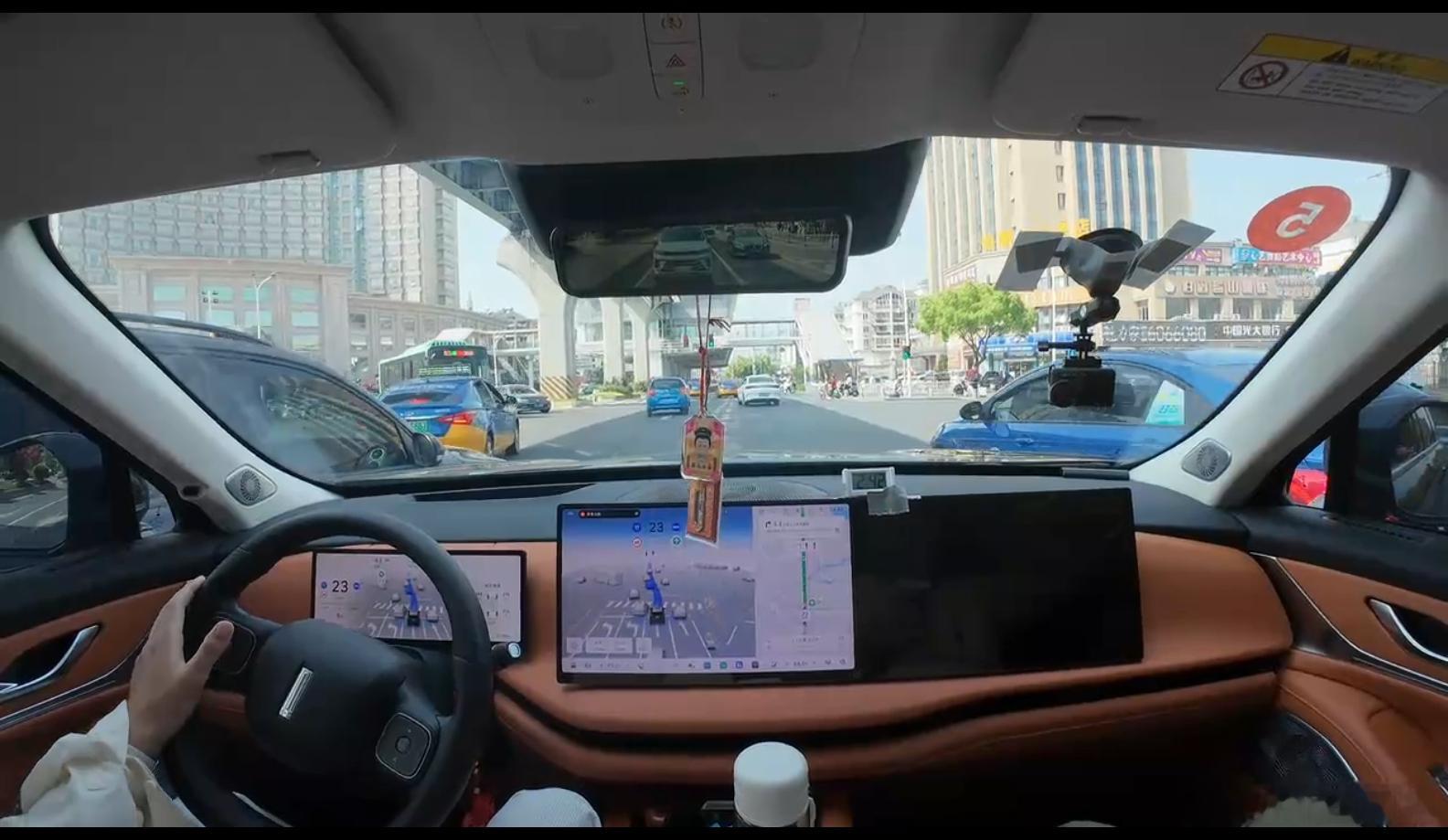 作为云裁判谈谈第二届中国智驾大赛芜湖站魏牌蓝山的表现。分为综述部分和具体扣分点