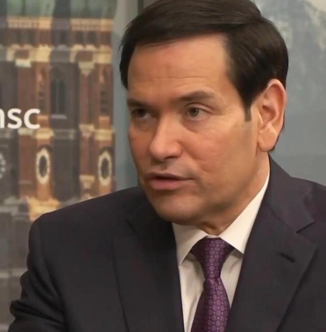 美国国务卿卢比奥在慕尼黑安全会议上接受彭博社总编辑采访时，解释了他为何会见中国外