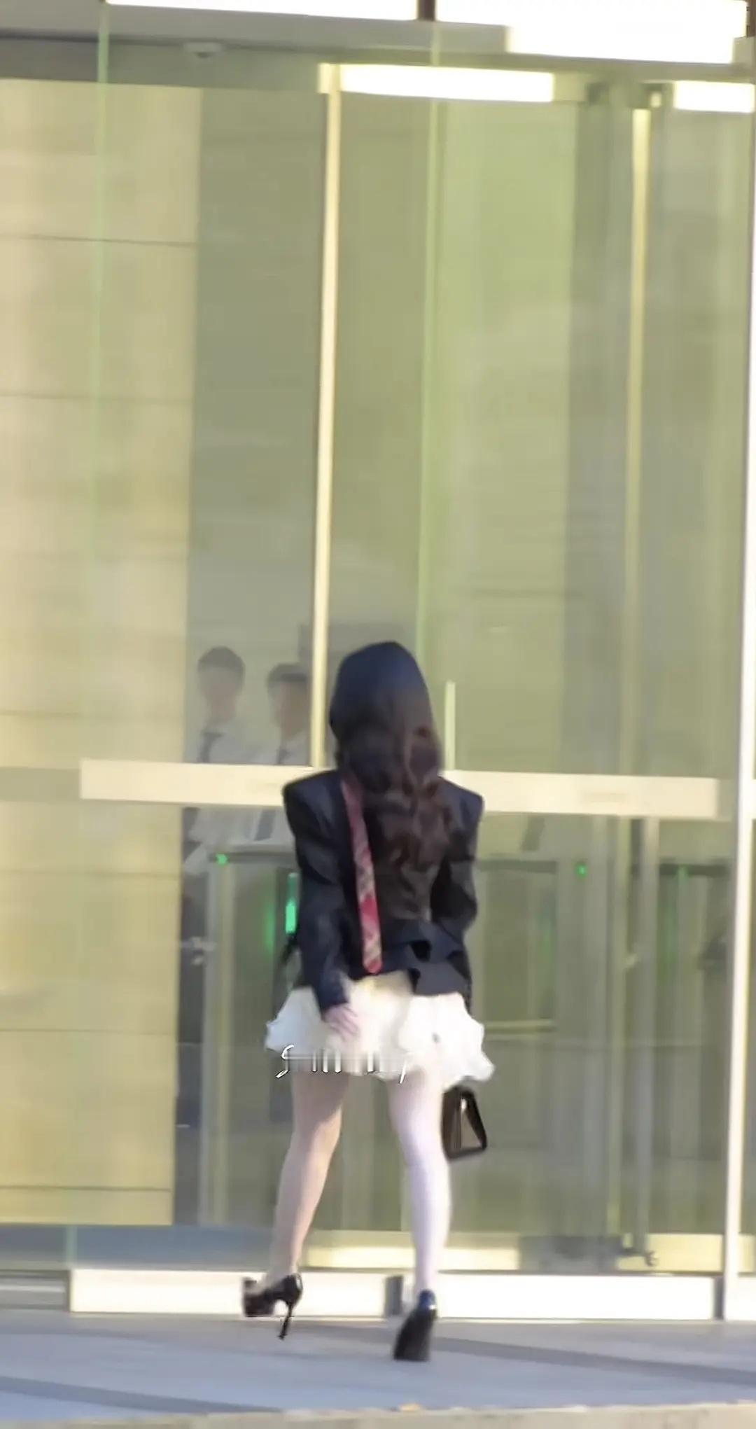 鞠婧祎这是同一个人吗