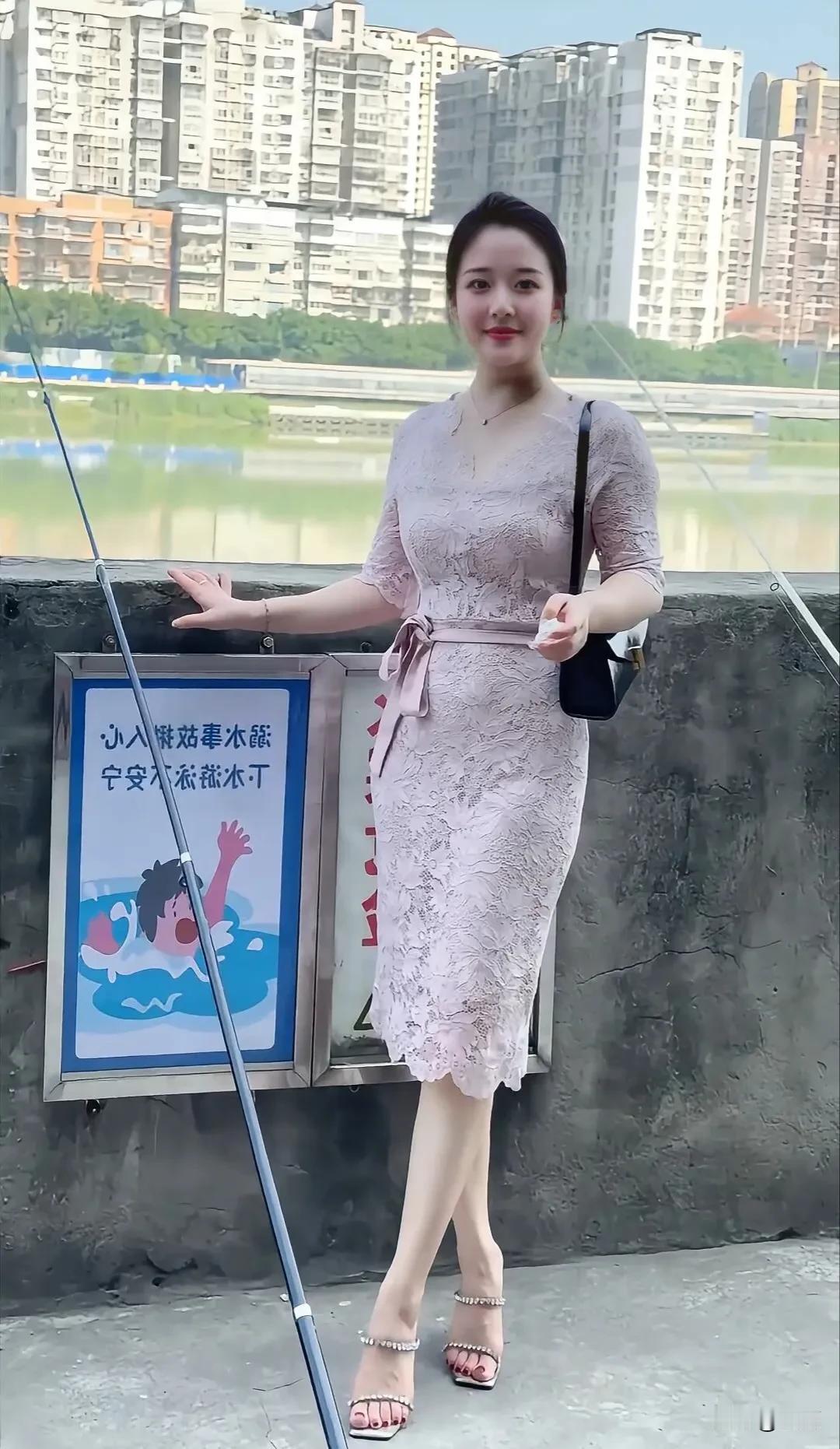 怎么穿搭会让人比较显温柔温柔不只是靠穿搭就能看出来的呦！