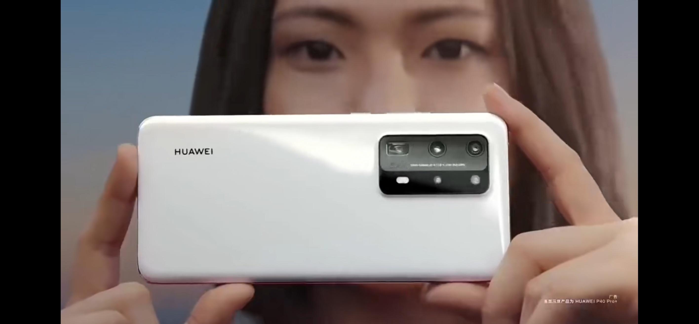回看宣传片中的这部手机，感觉在当年的机圈已经有点“遥遥领先”的趋势。​​​