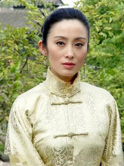 1996年，张敏被逼得走投无路，只身来到上海滩发展，“京城四少”之一的汪