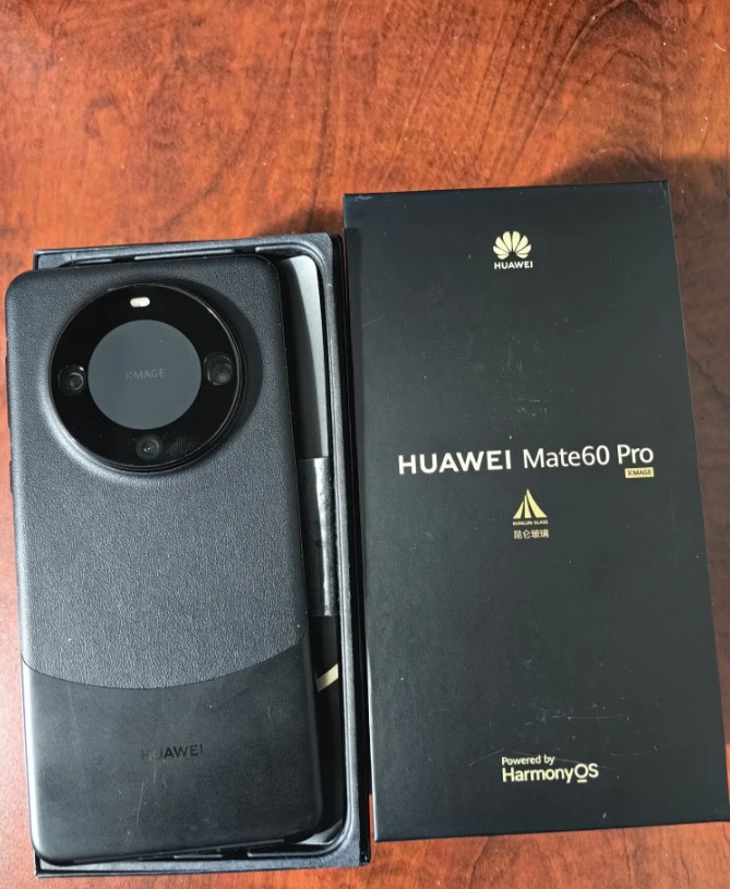 听声识物，触感动情。刚到手的Mate70优享版与使用了一年的Mate60pro