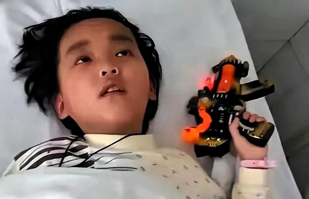 2014年，湖北周女士移植了自己7岁儿子的肾，最终重获新生，而她的儿子却离开了人