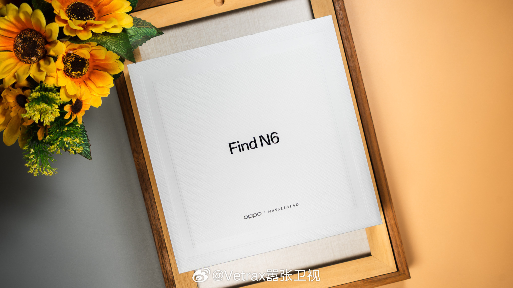 It'sOPPOFindN6『金橙』。一部你看产品宣传会觉得『怎么还在老