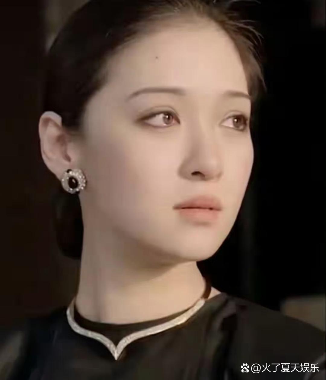 胡因梦算不算顶级大美人？看她和林青霞、林凤娇的合照就有答案了