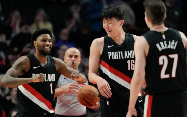 想当年周琦的发展联盟履历在国内也算是天花板级别的存在，场均11.9分9.4板；但