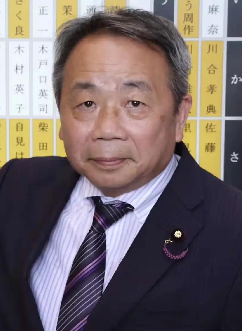 日本参议员、汉奸石平今天（4月22日）叫嚣道：“今天上午，作为‘国会议员共同参拜