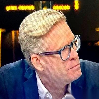 有个丹麦的经济学家，一句话把我给看愣了。他说，问题根本不在特朗普。而在于，当整个