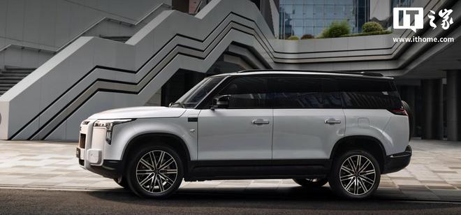 极石汽车12月交付2528辆创新高, 2025全年暴涨至近3倍