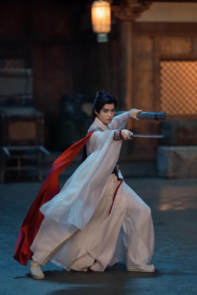 别人抠书龚俊抠字别人抠书龚俊抠字，就他这抠字式演技真的很难让人不佩服，这下爱上龚