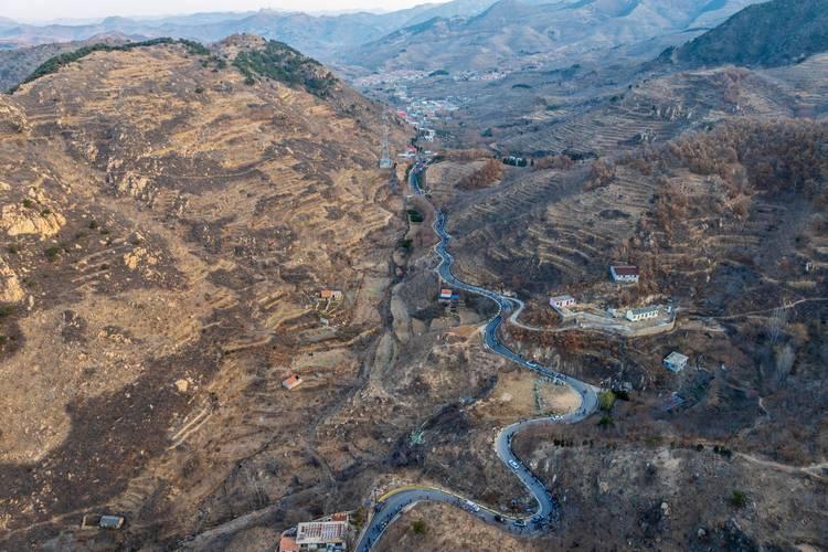 告别环泰山！济南下一个十年发展风口在这里环泰山发展看似美好，实则困难重重。泰