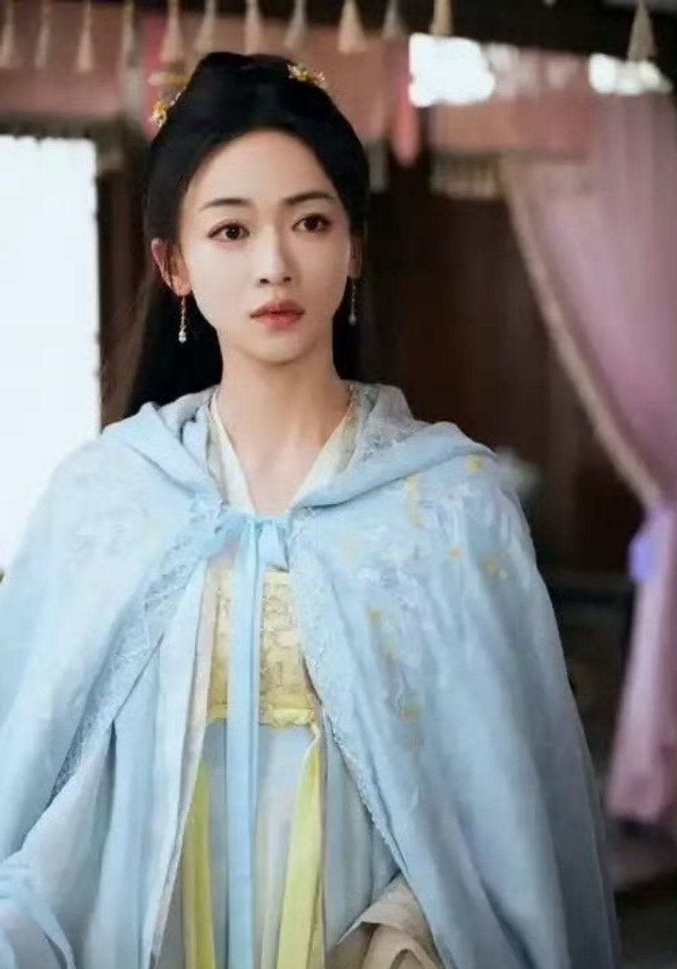 最后被挤兑走的不会是吴谨言吧？毕竟于正也说了这部剧投资人是捧陈哲远的于正算盘打错