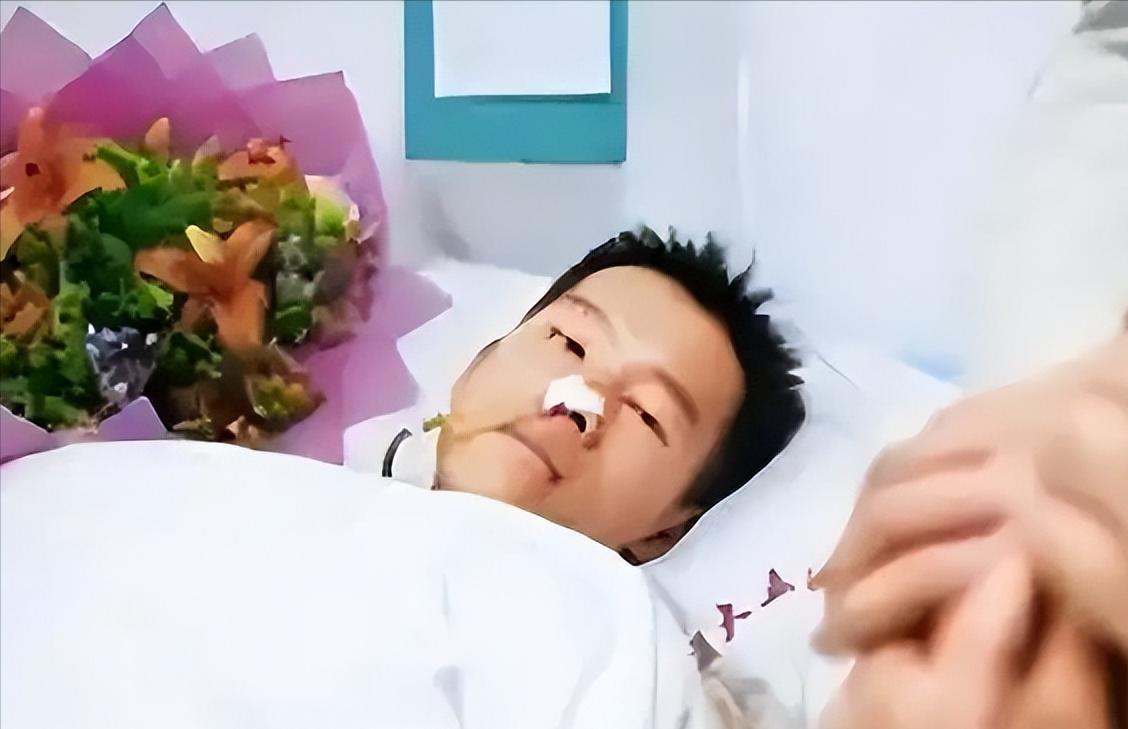 2003年的珠海，一名23岁保安冒死救下正被3名歹徒侵犯的女教师，谁知两年后，他