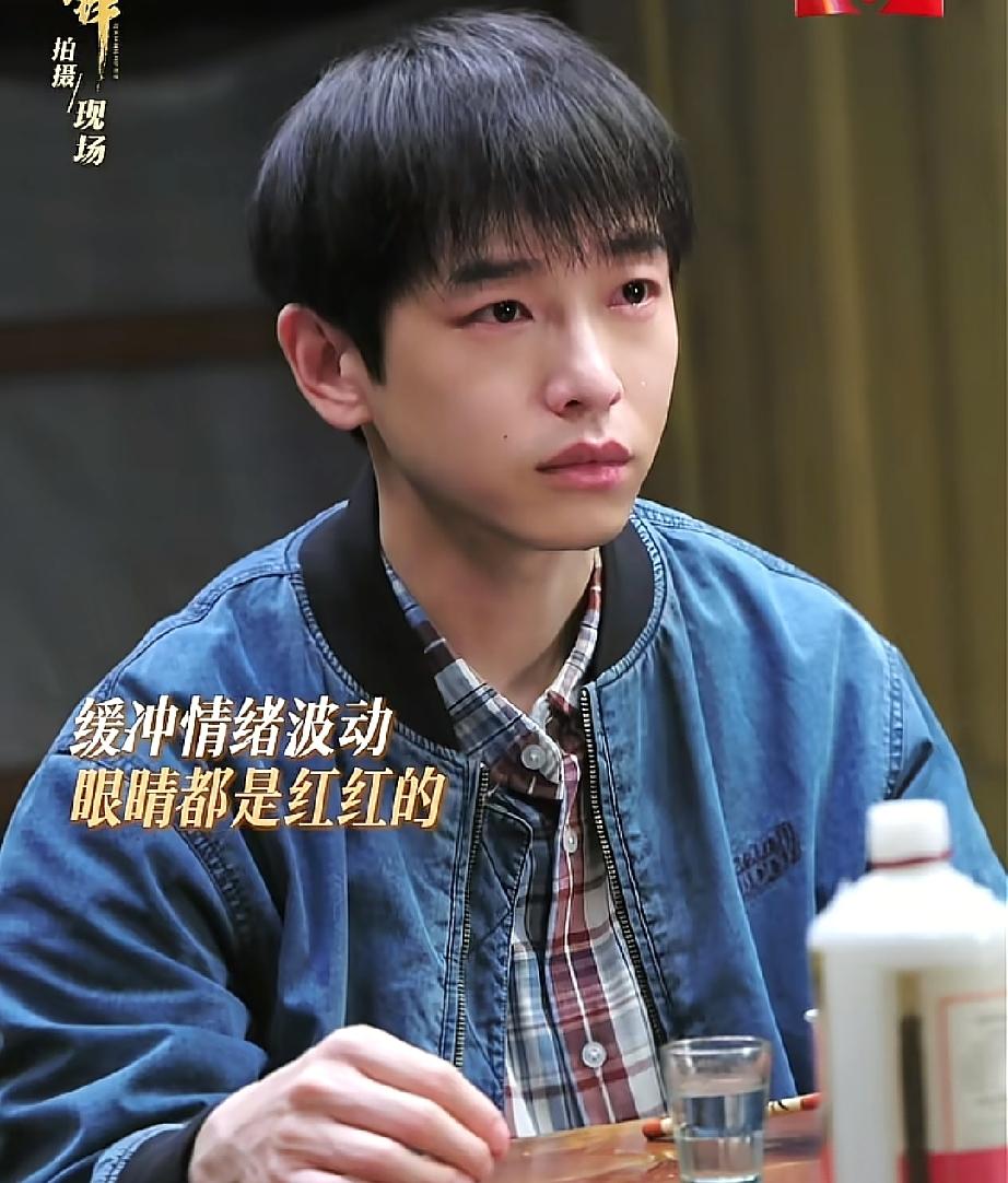 《交锋》中春晓这个角色，真的挺让人讨厌的！总给人一种养不熟的感觉！憩哥对他那