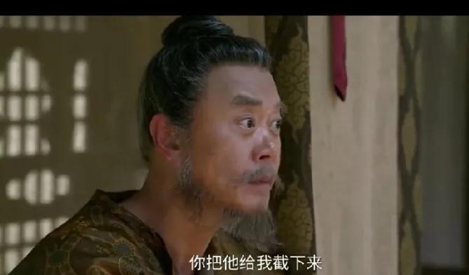 6.《长安的荔枝》。观众情不自禁要崇拜何刺史了。他就是人中龙凤啊。他就是君权神授
