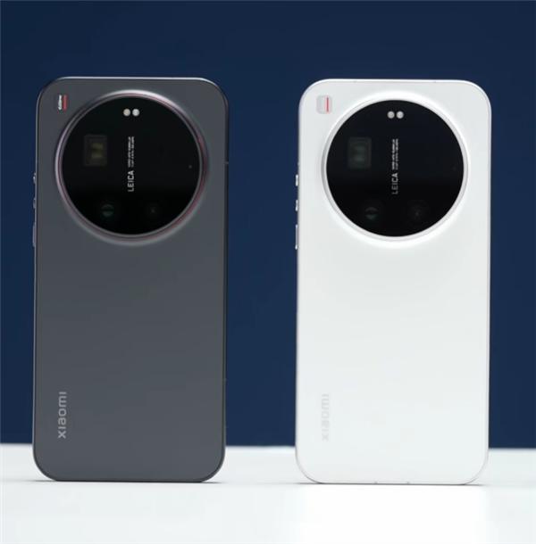 卢伟冰晒出了小米17Ultra，头一次用直屏+直边，厚度8.29mm，比上代薄