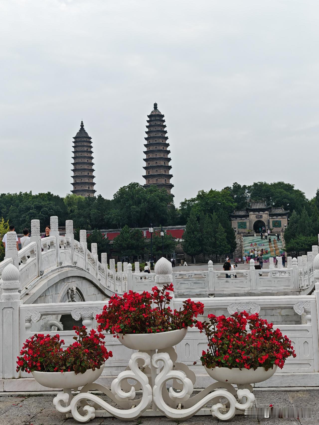 北方素来有“一场秋雨，一场寒”的说法，这真是代代传下来的真切经验，半点错不了。昨