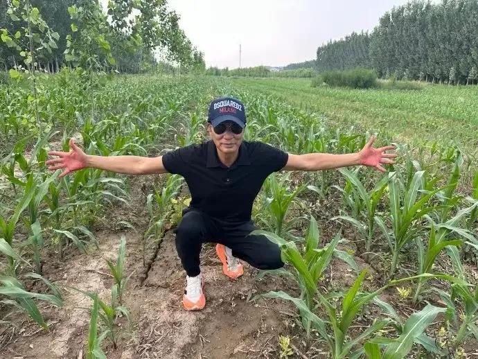 任达华太接地气了！内心朴实不做作。任达华是我比较喜欢的一名资深香港演员、超级模特
