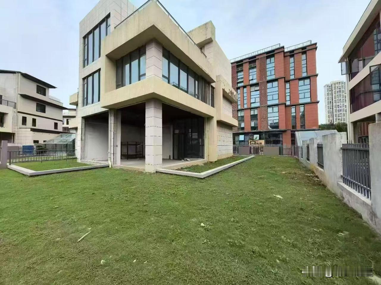 朋友圈看到一条消息，让人很震惊！本人不是房东，不是炒房客，更不是中介，纯属感慨