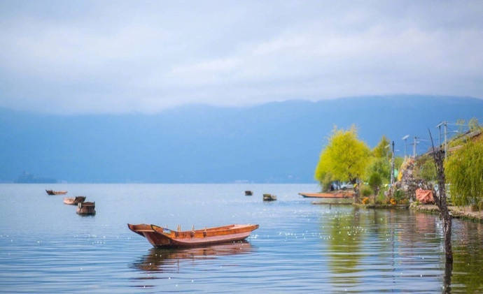 泸沽湖天水一色，宛如人间仙境[比心]​​​​