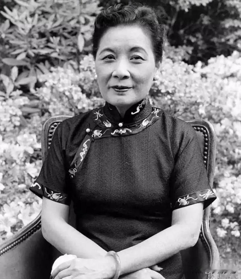 1948杜鲁门暴怒痛骂宋美龄：38亿援华款偷7.5亿海外买房！孔宋家族有多贪？