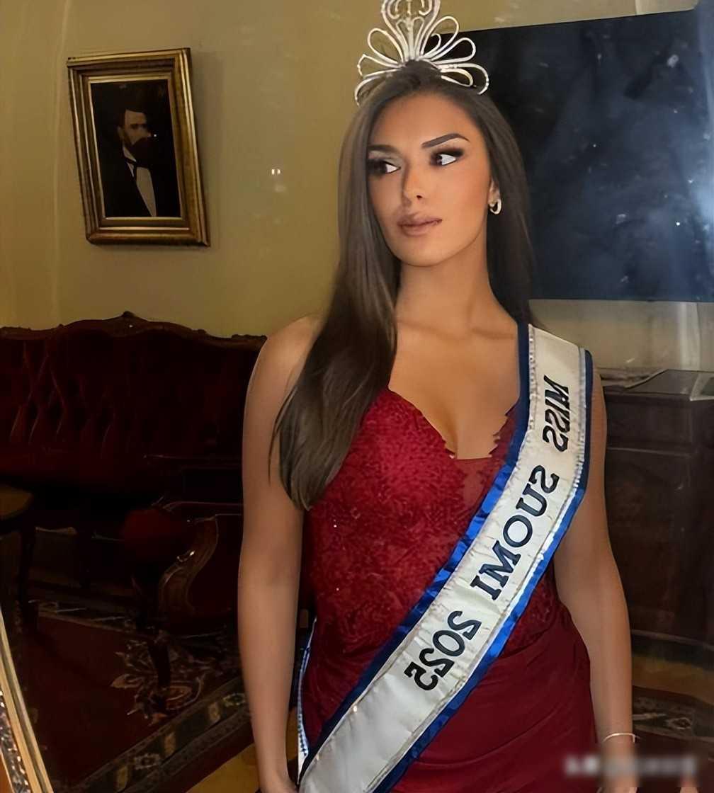 这就是公开辱华的后果，芬兰选美冠军被全网围剿，品牌解约、头衔取消、账号清零。