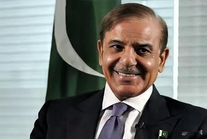 巴基斯坦以为捏住了中国的“七寸”，其实是在玩火自焚！很多人以为中国为了瓜达尔港只