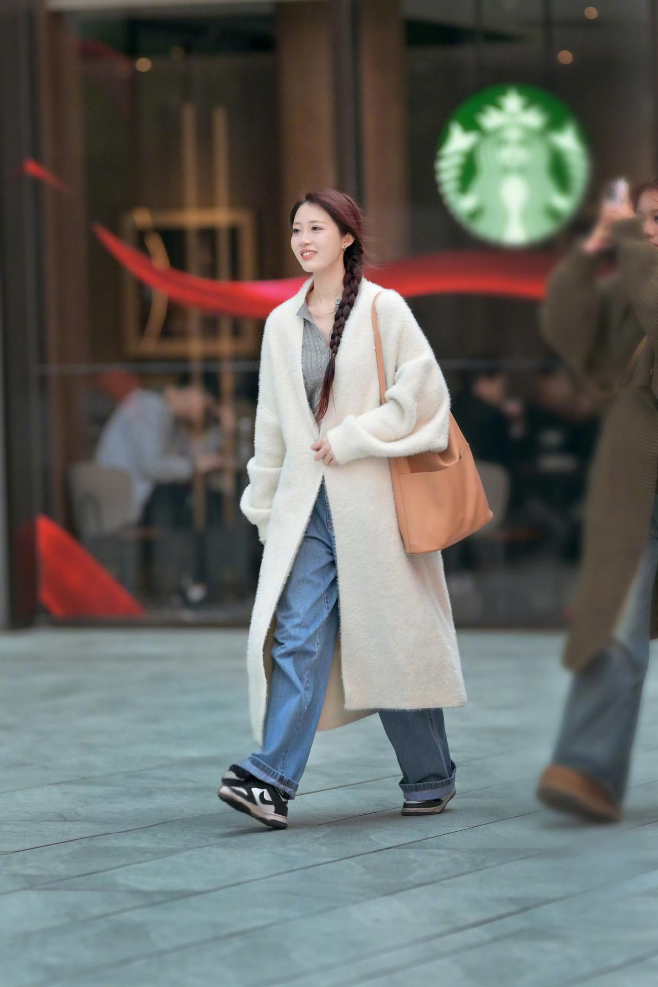 这姑娘是真好看！