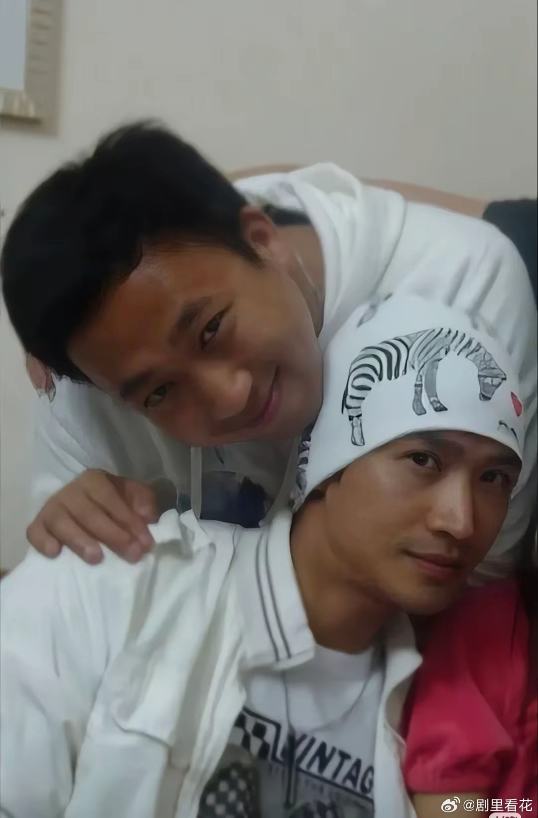 我敢说，于正到现在为止，大概就是何晟铭这一辈子，遇到的最拿得出手、也最绕不开的那