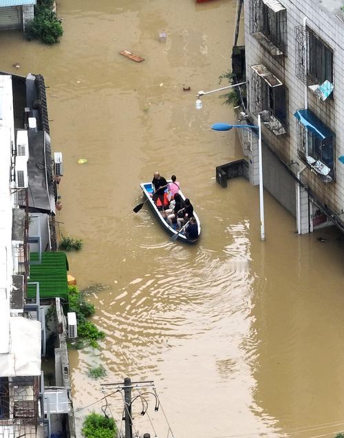 柳州此次5.2级地震造成了局部严重破坏+广泛区域影响的双重后果，截至5月18日已