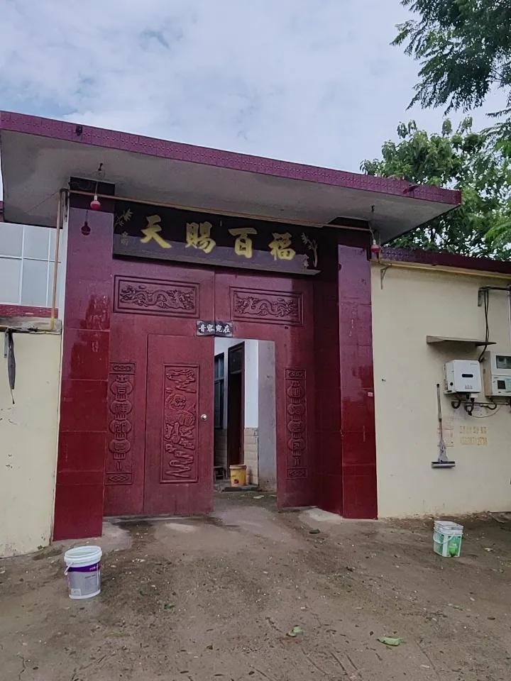 我正在农村盖房，大家帮选一下，哪个大门更适合呢？
