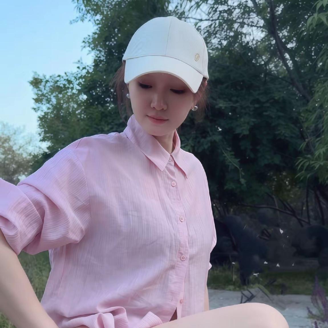 收集一组模特表现力不错的照片，再次吐槽平台的审核规则，让美变得乱七八糟。