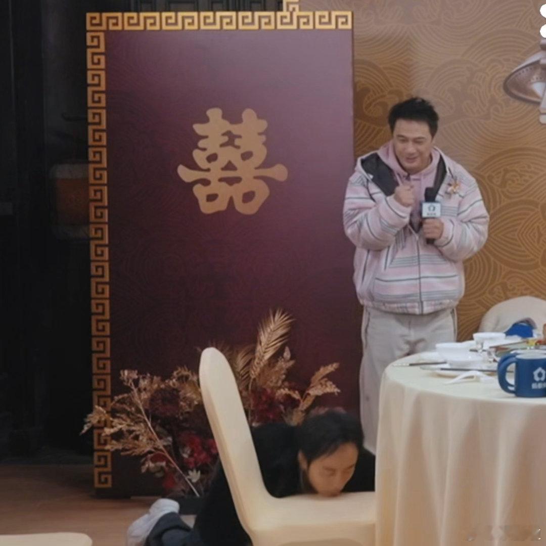 黄艺馨把郝蕾吴镇宇演到破防无限超越班黄艺馨试戏现场，郝蕾笑到捂嘴，吴镇宇笑到低