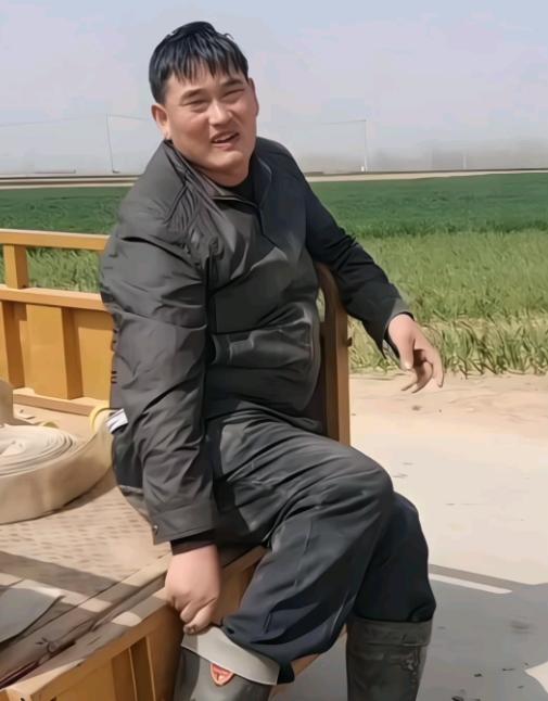 大衣哥凭啥成了山东的现金王？说起来大衣哥也火了15年了，商演几乎没有停过每年
