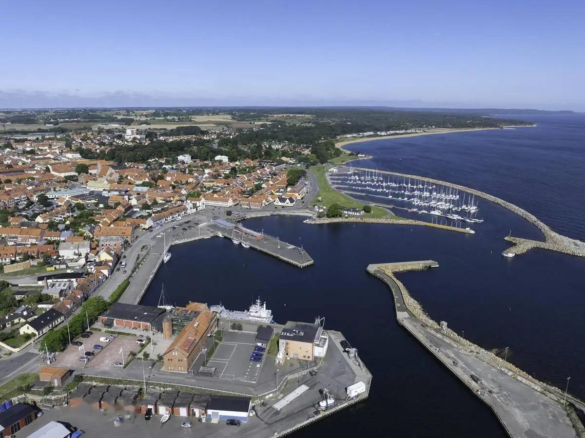 中国目前的海外投资已经到了极其严峻的地步，非常非常的危险。强盗集团已经不再遮掩了