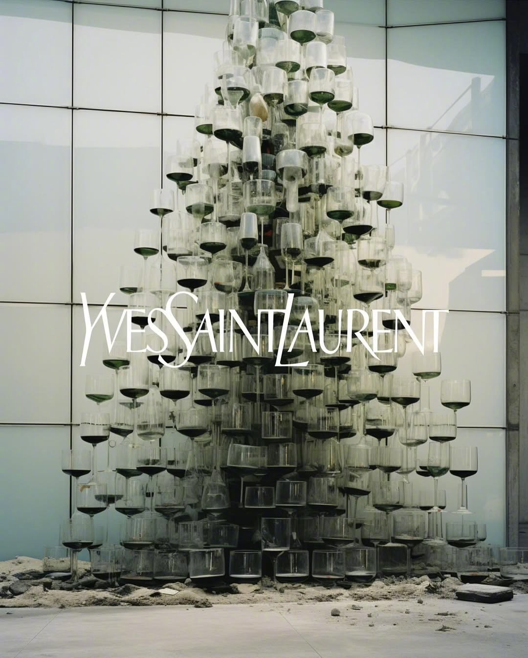 如果每个时装品牌都有自己专属的圣诞树，大概会长什么样子？俄罗斯数字艺术创作者p