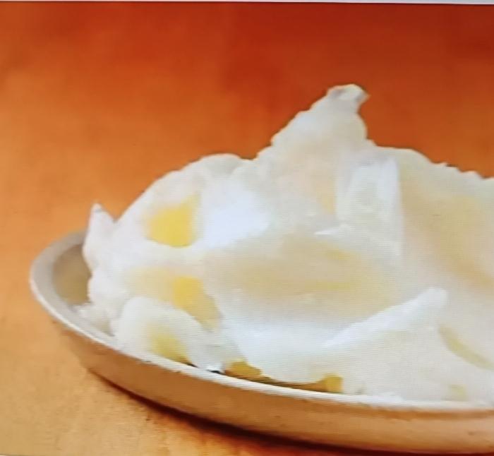 最近听说一个58岁大叔做猪肉菜不用花生油的事儿，挺有意思。大叔一开始用猪油炒