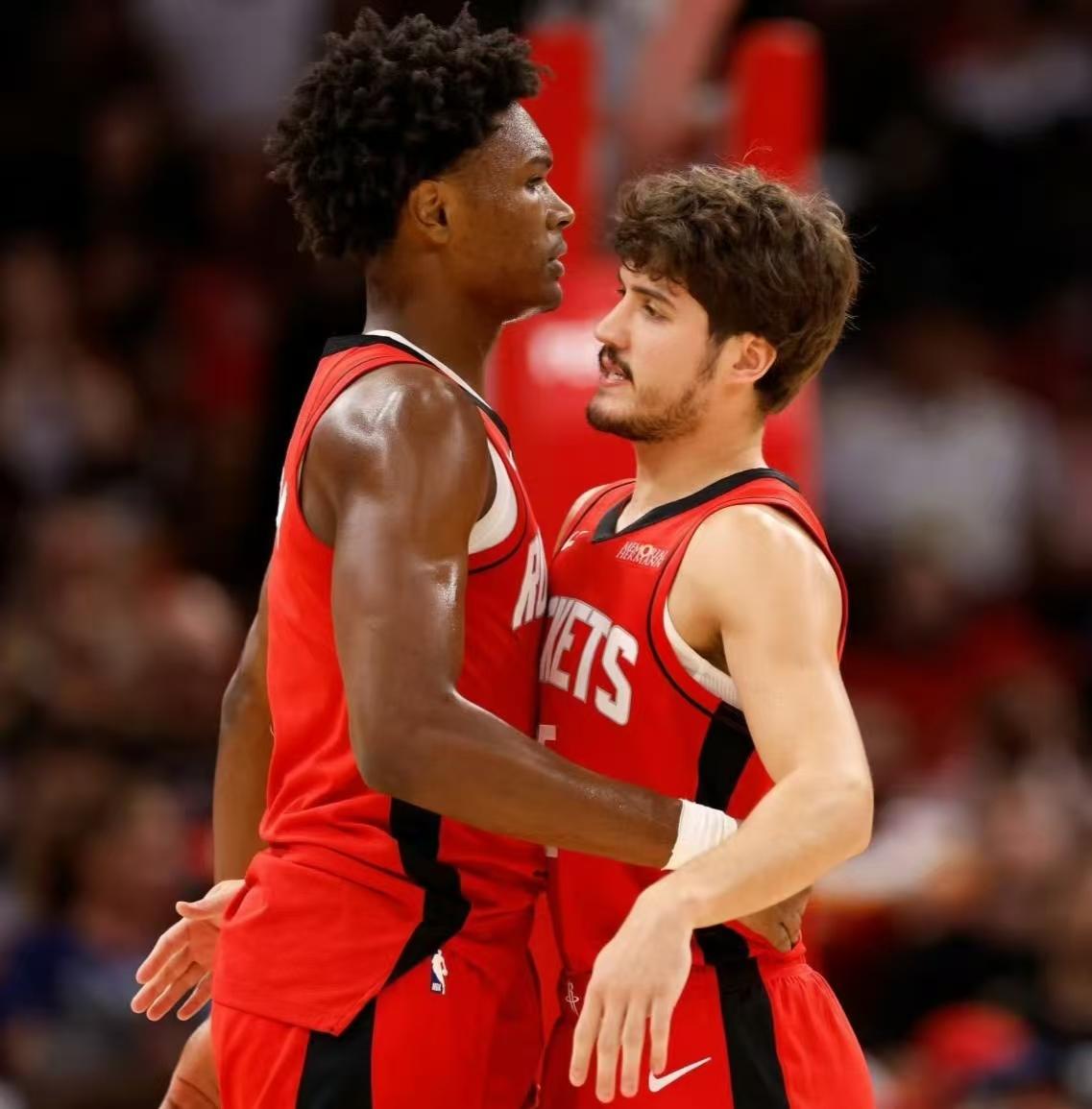 重用+考察！谢泼德能否接住这泼天的富贵？NBA新赛季开赛在即，火箭官方明确不会