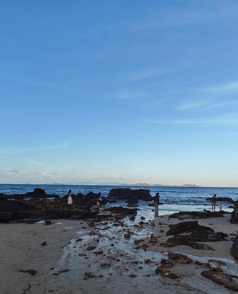 新加坡从来就不亲华，源于历史原因，虽然大家知道新加坡在二战期间涌现出很多爱国华侨