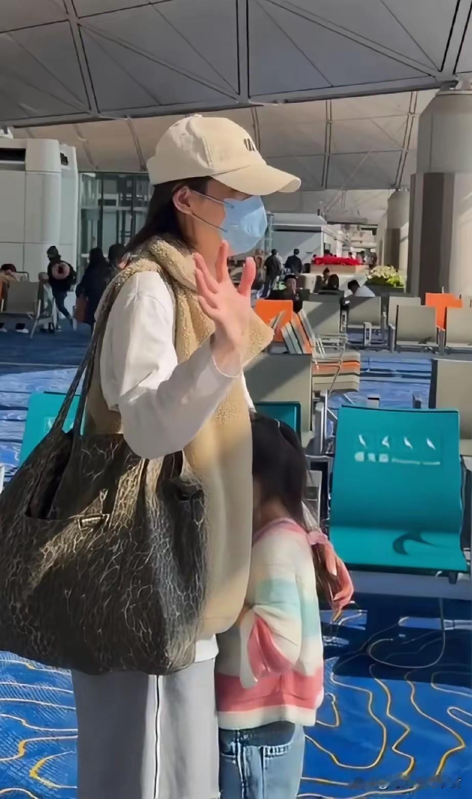 向佐和郭碧婷已经没有爱，爱已经变成长久的亲情，都是孩子们在羁绊，郭碧婷和向佐已经