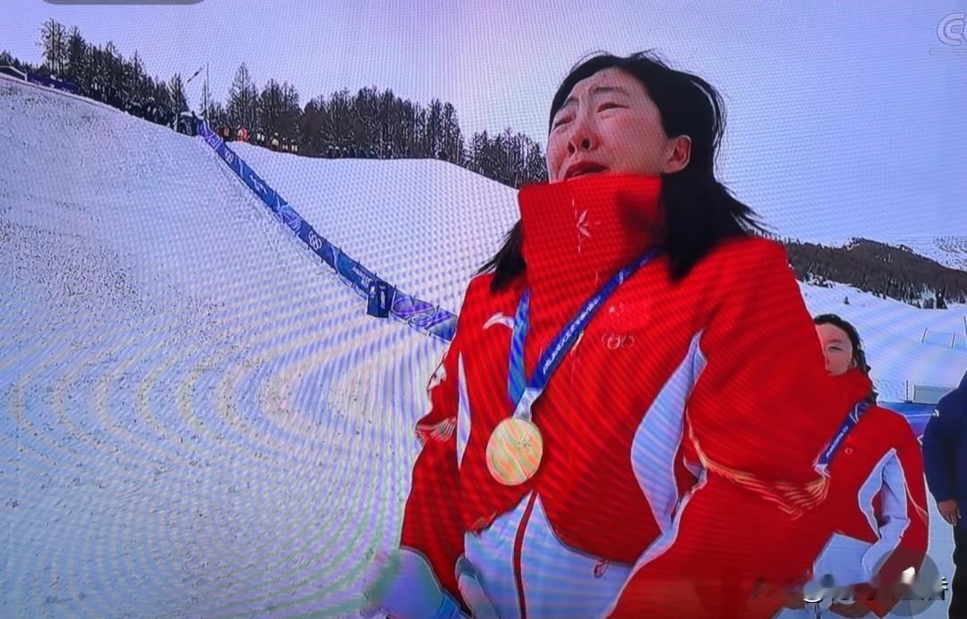 原来徐梦桃不止是冠军！学历曝光太惊艳…！很多人以为徐梦桃只是顶尖运动员，