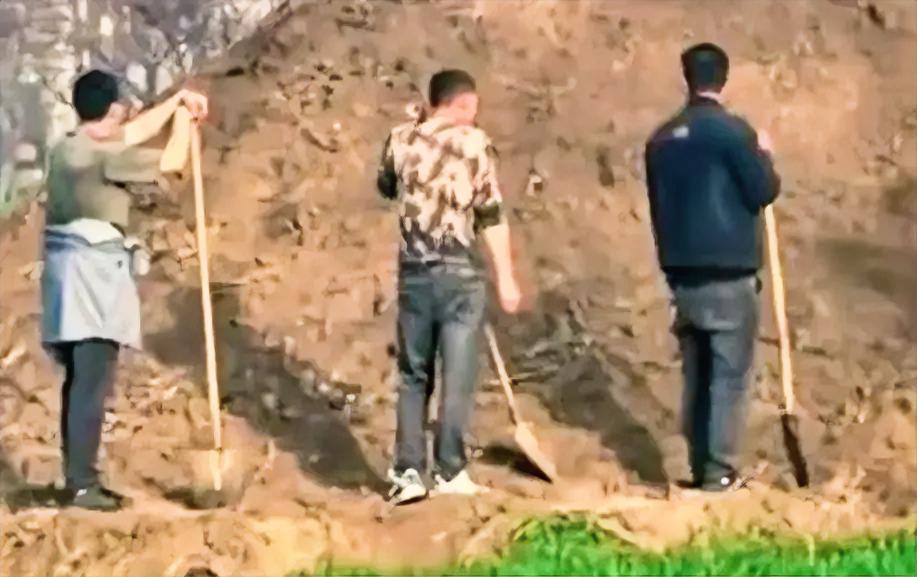 人咋能这么离谱！河南信阳，一男子因旧怨，对3个同姓氏兄弟，起了报复念头！但离谱的