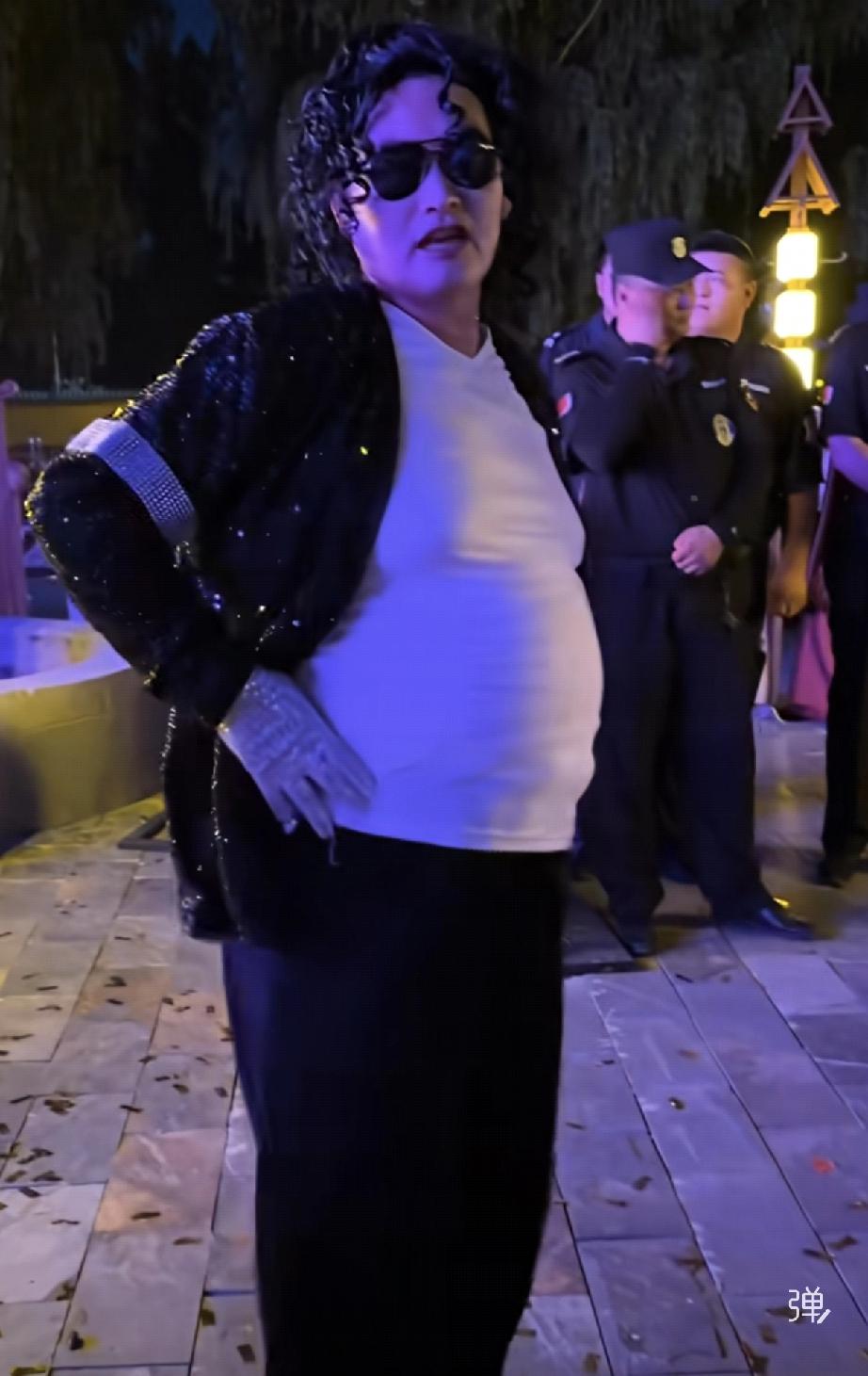 大衣哥朱之文真的厉害，从普通农民一路走到现在。谁也没有想到，多年走下来，他路越走