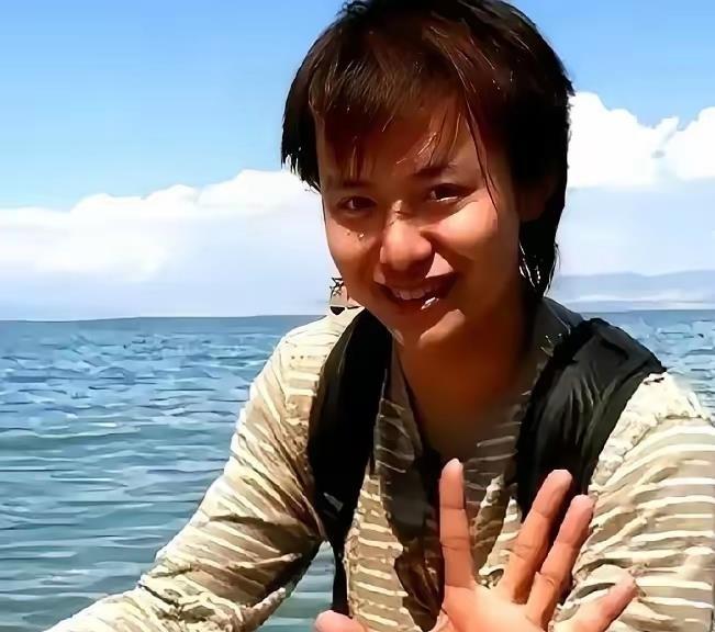 距博士毕业只剩一年，王垠把清华文凭亲手撕了。这不是冲动，是他想明白后的选择。20
