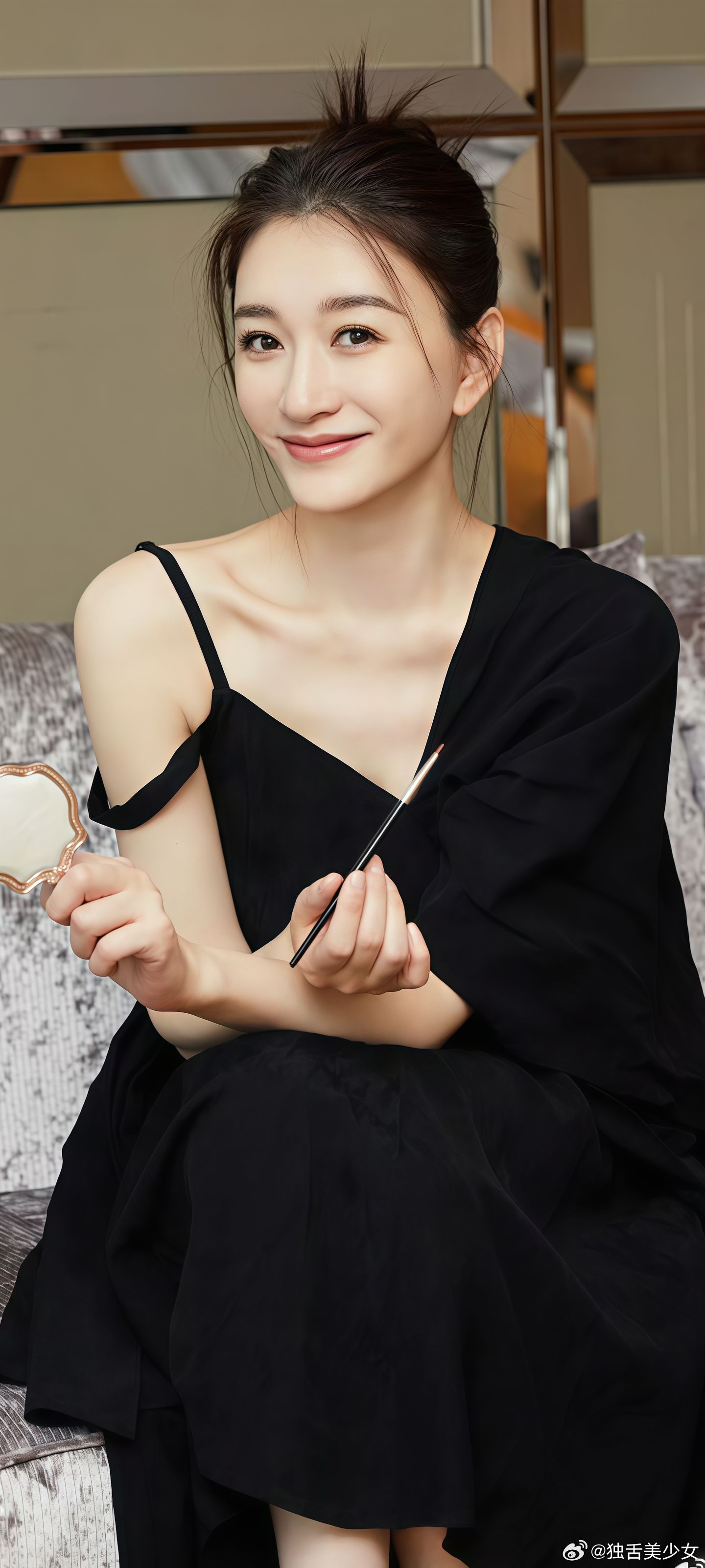 李小冉也微醺了乘风2026李小冉凭借随性自在的状态圈粉无数，幽默又真实的气质自